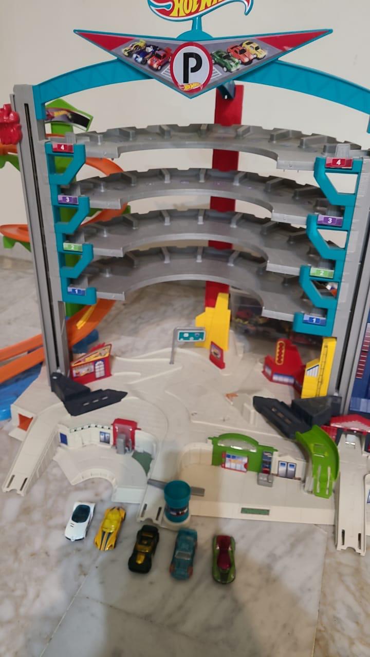 Hot Wheels Garage