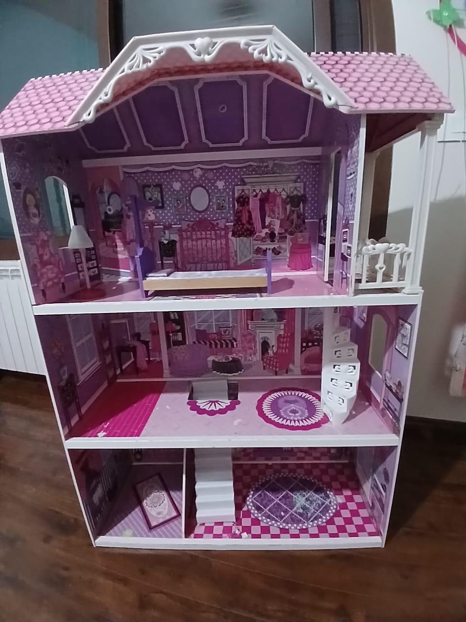 Girl’s Bundle - Doll House & Barbie Items