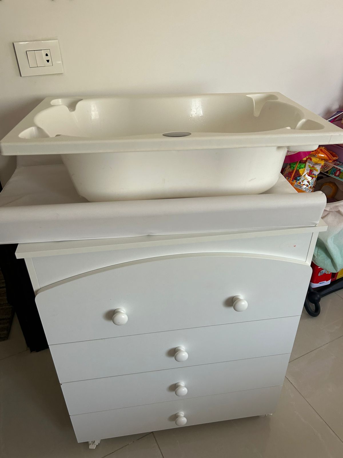 Changer and Bathtub