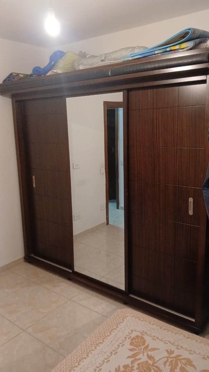 Double Bedroom - Bed and Closet