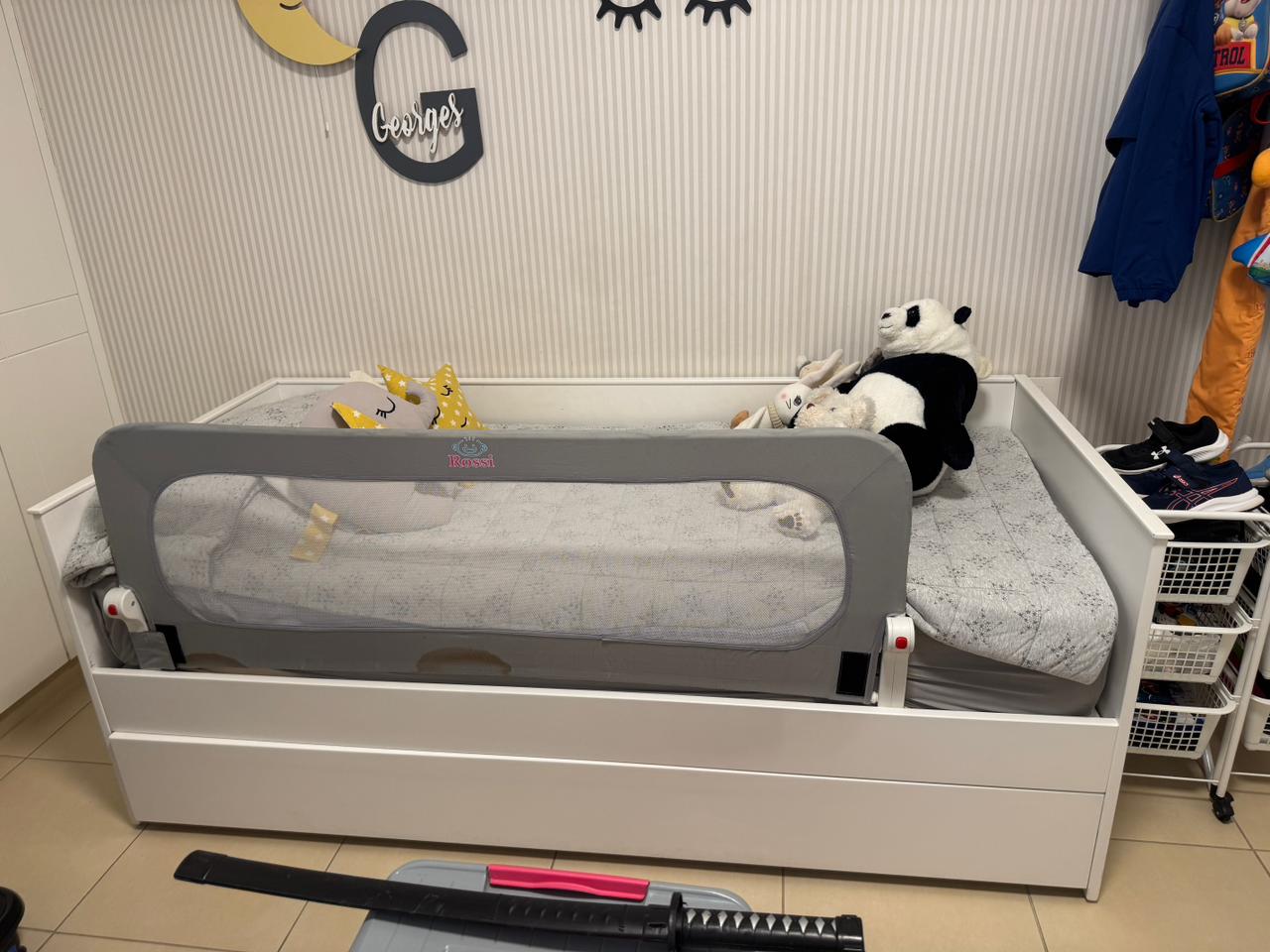 Single Bed - Bench