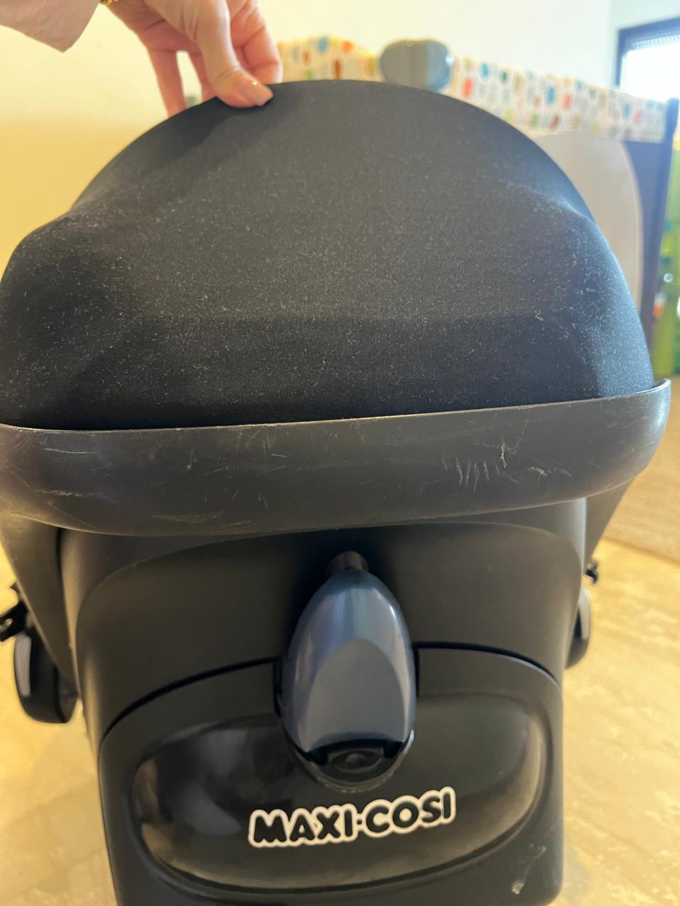 Infant Car Seat - Maxi Cosi