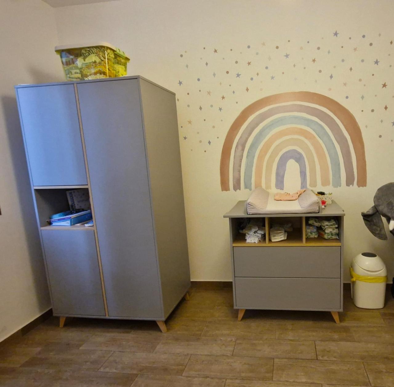 Baby Room: Closet and Drawers Unit