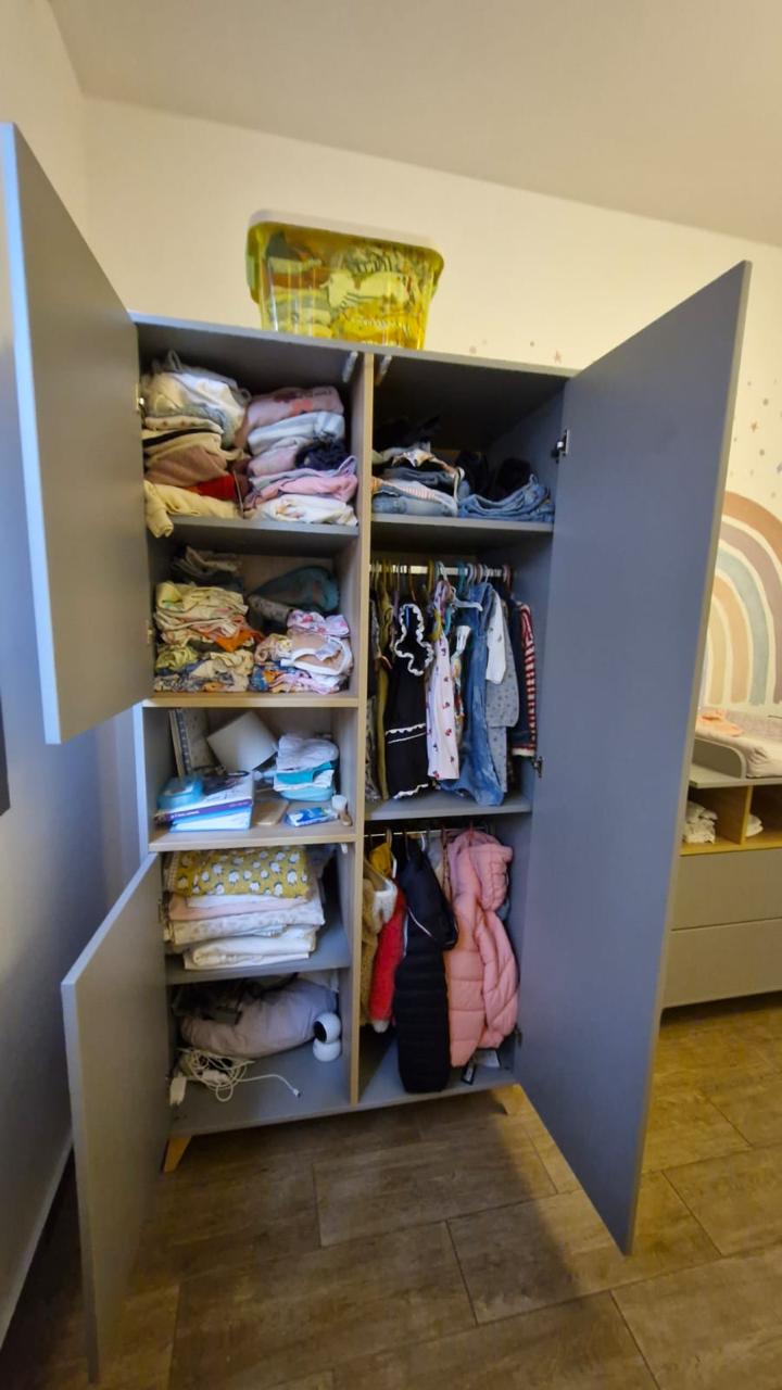 Baby Room: Closet and Drawers Unit