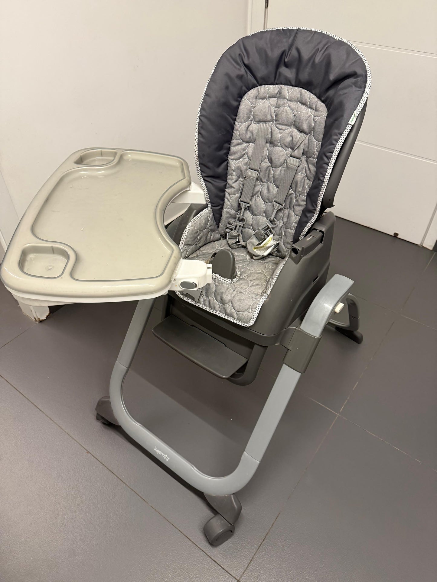 High Chair - Ingenuity