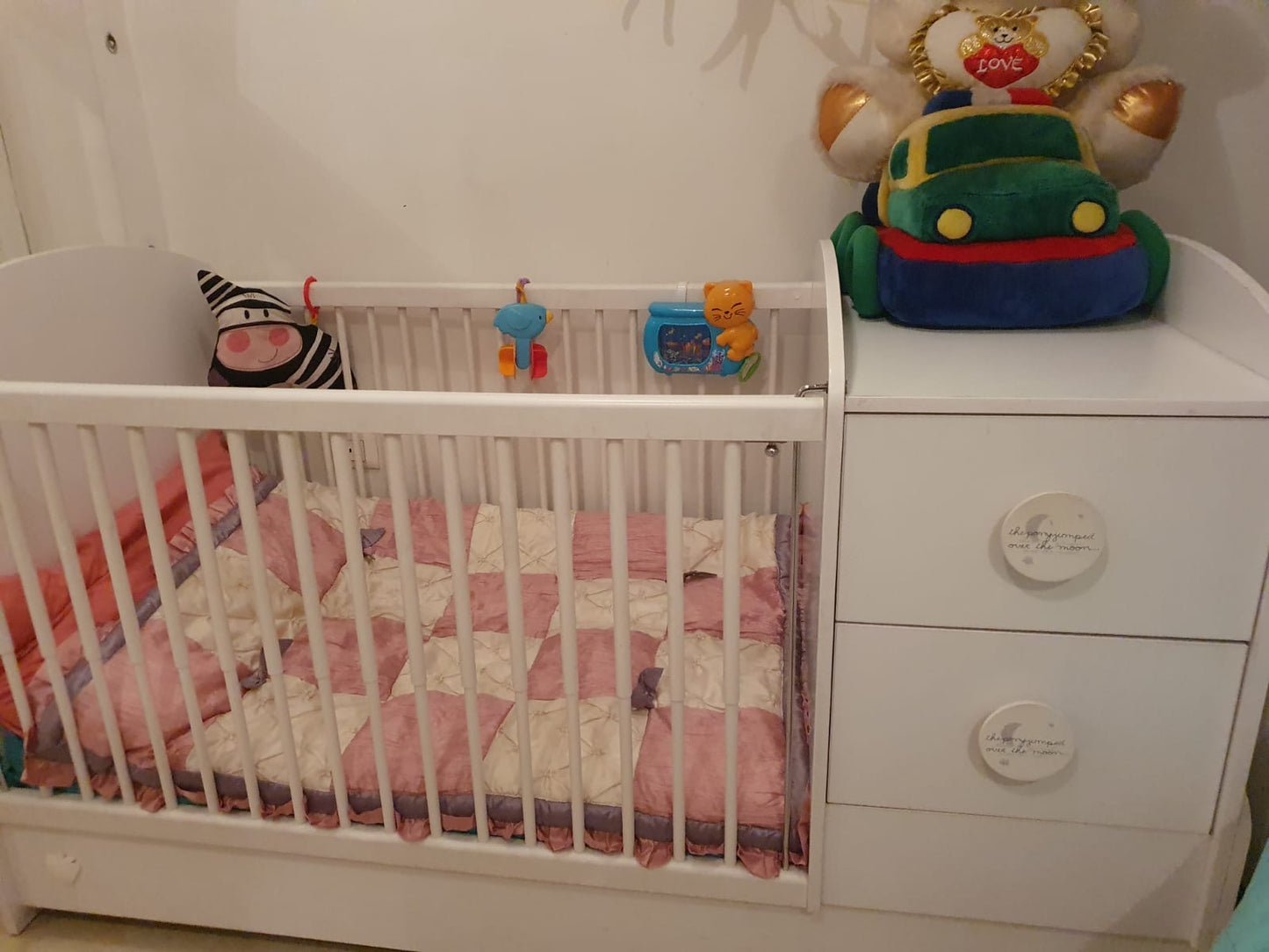 Crib / Single Bed