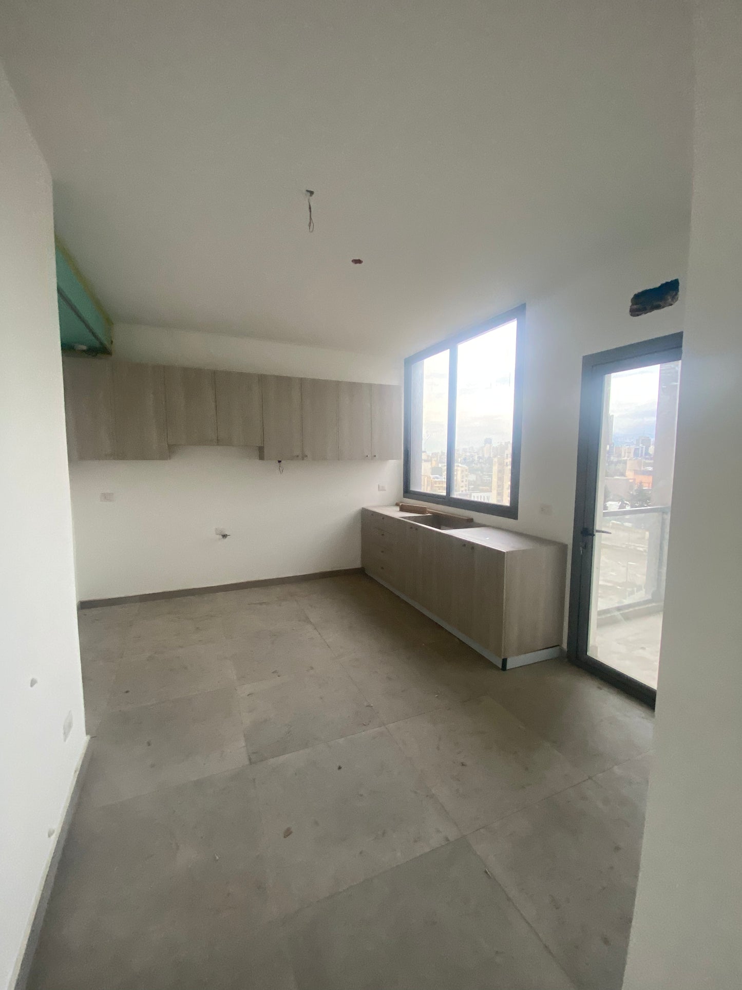 Rent - Apartment - Ain el Remmeneh