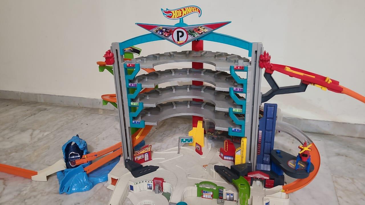 Hot Wheels Garage