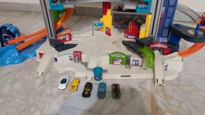 Hot Wheels Garage