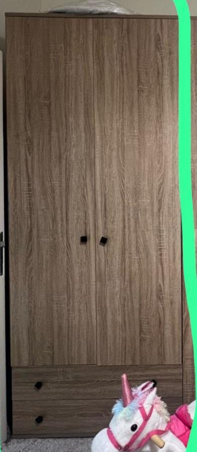 Single Bed and Closet