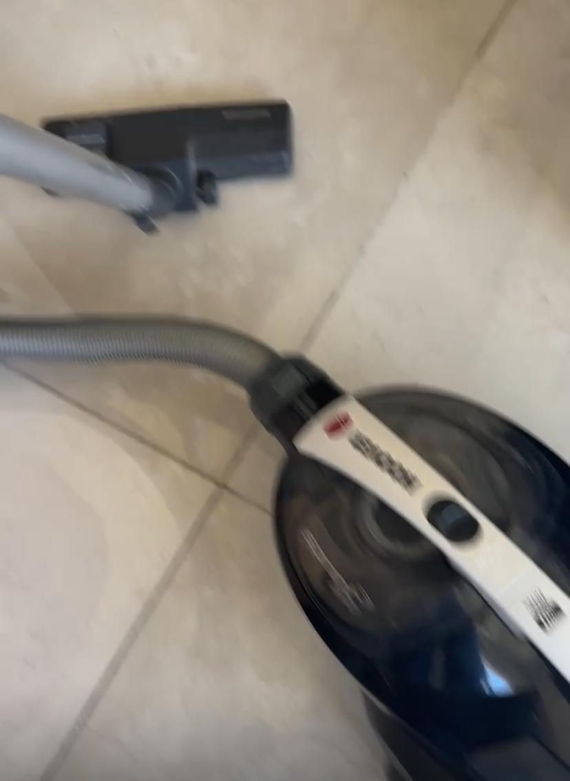 Vacuum Cleaner