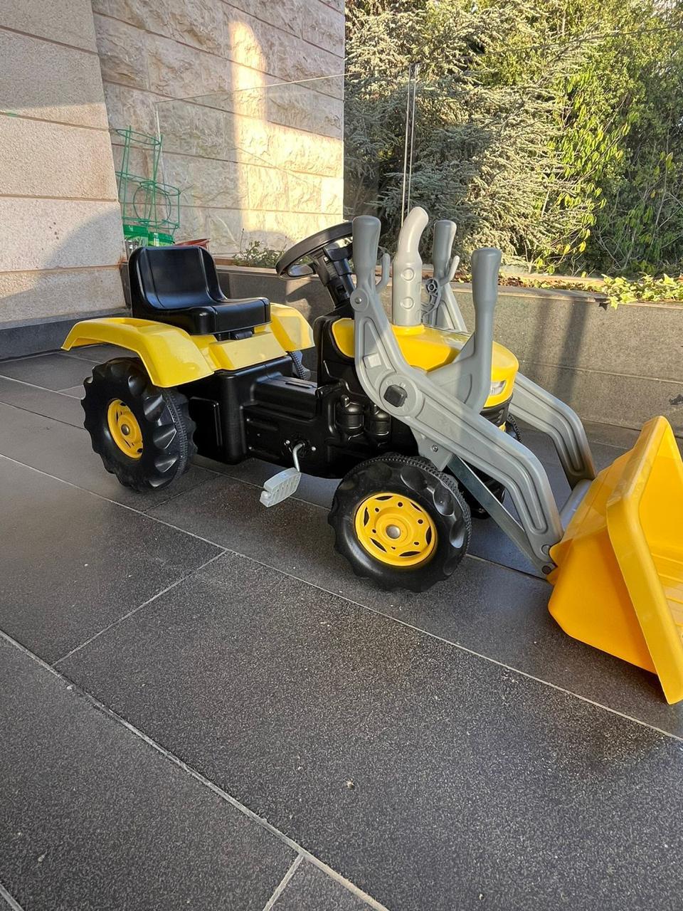 Tractor - Pedal Ride On