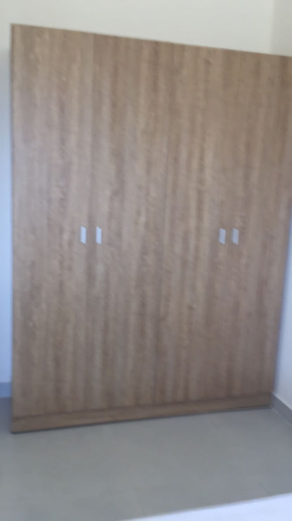 Twin Bedroom - 2 Beds and Closet