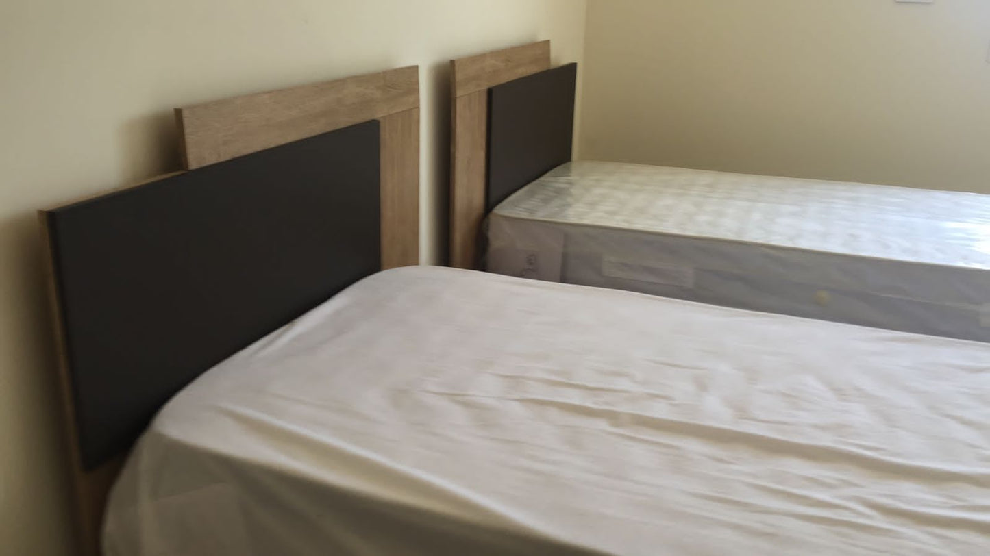 Twin Bedroom - 2 Beds and Closet