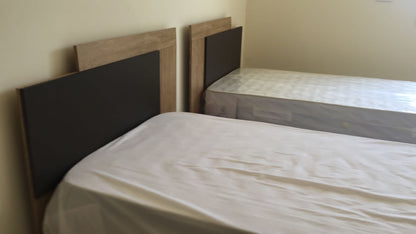 Twin Bedroom - 2 Beds and Closet