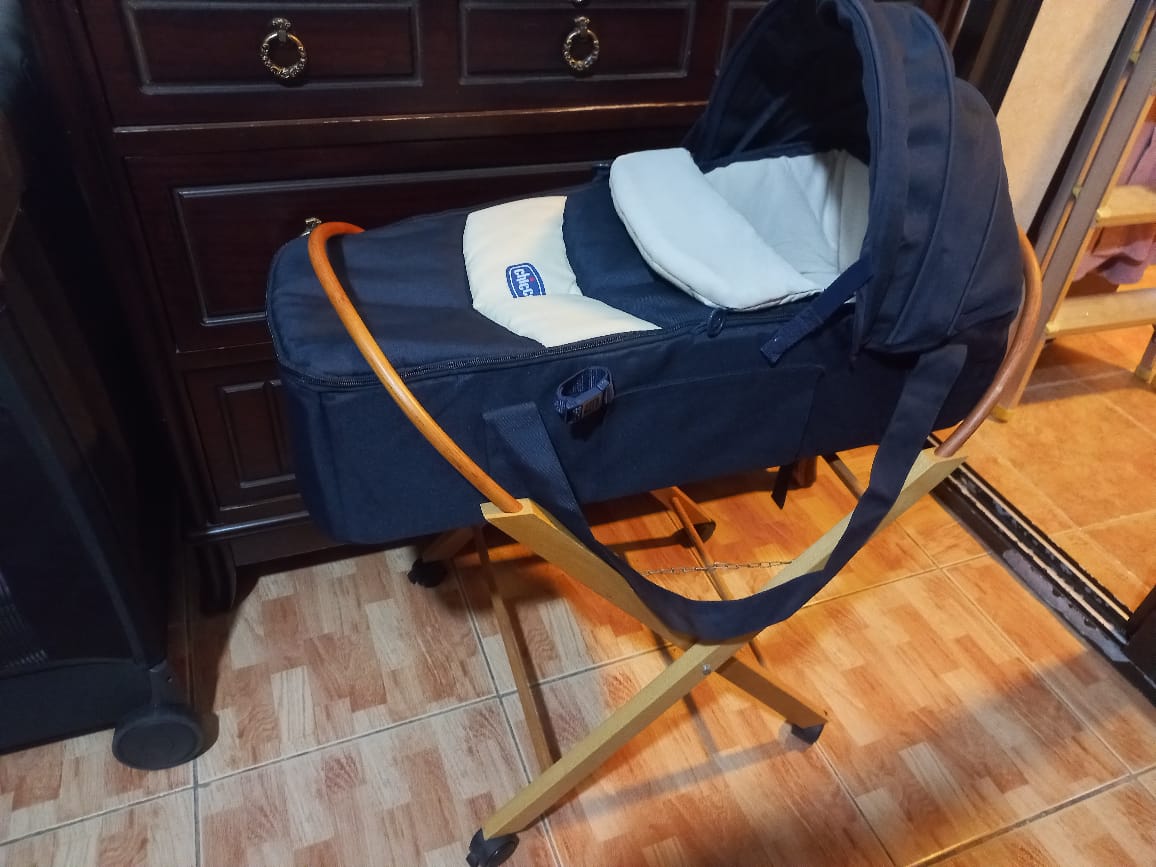 Bassinet and Stand