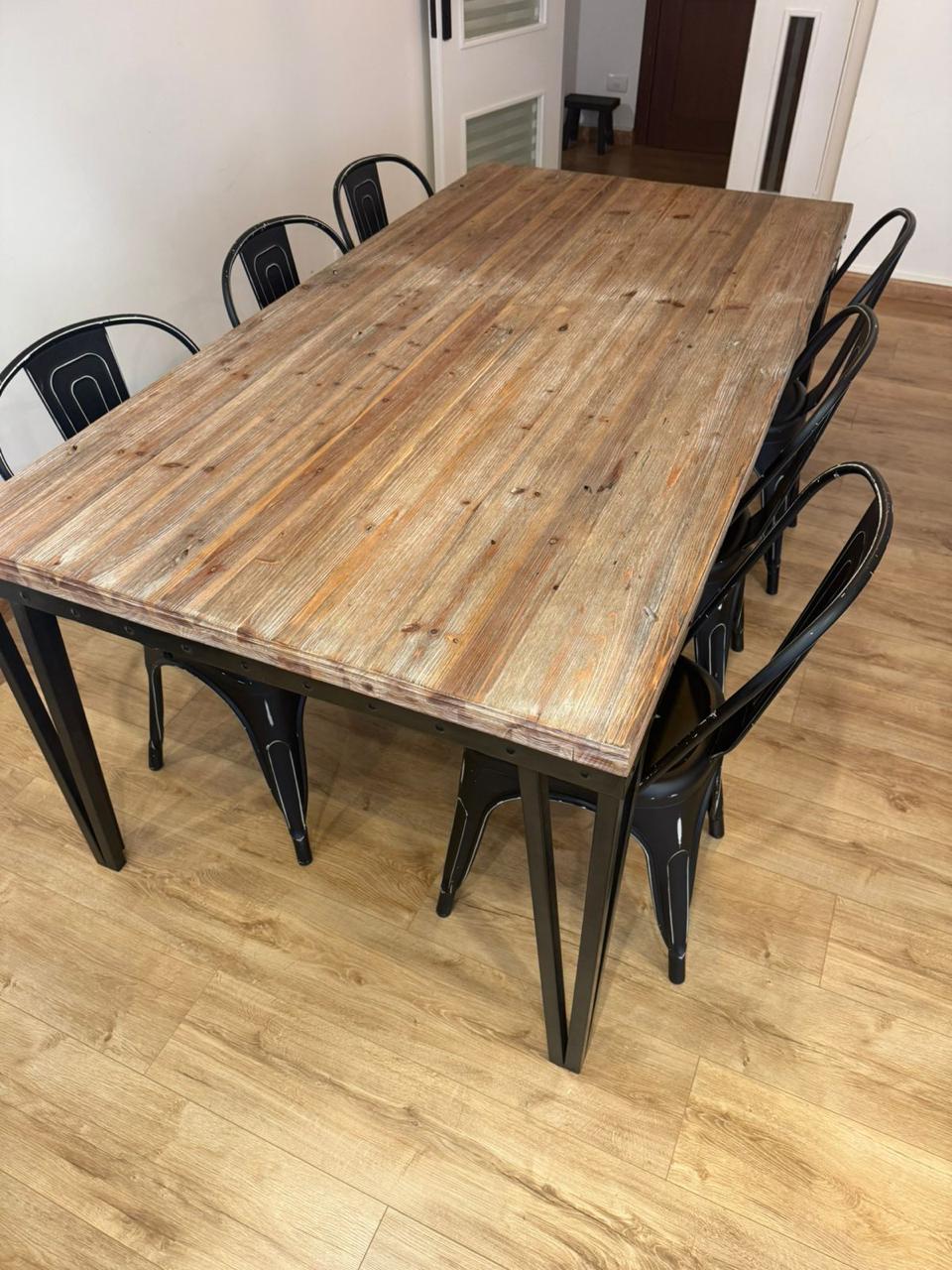 Table and 6 Chairs