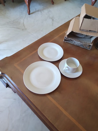 Plates Set