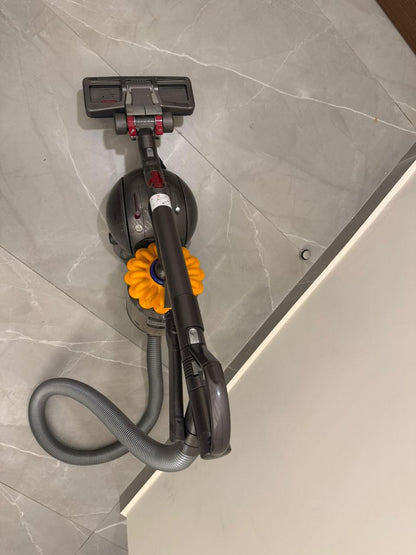 Vacuum Cleaner - Dyson