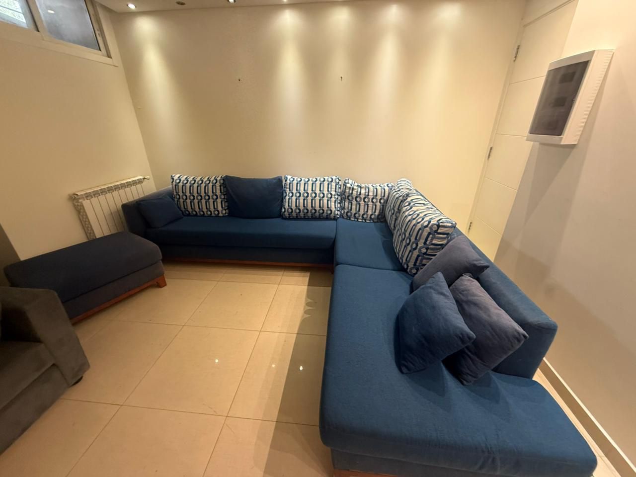 Corner L Shape