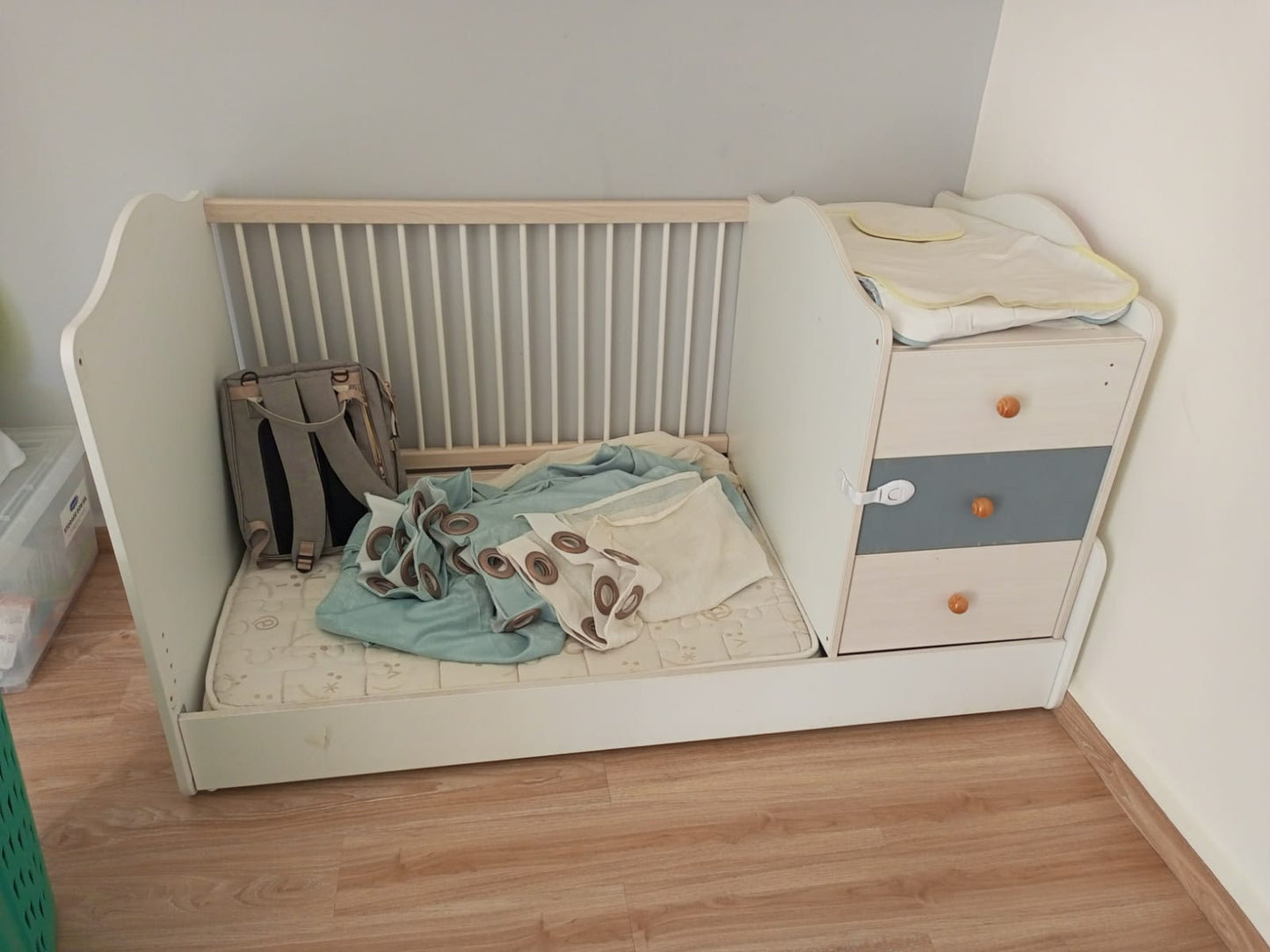 Wooden Crib with Drawers