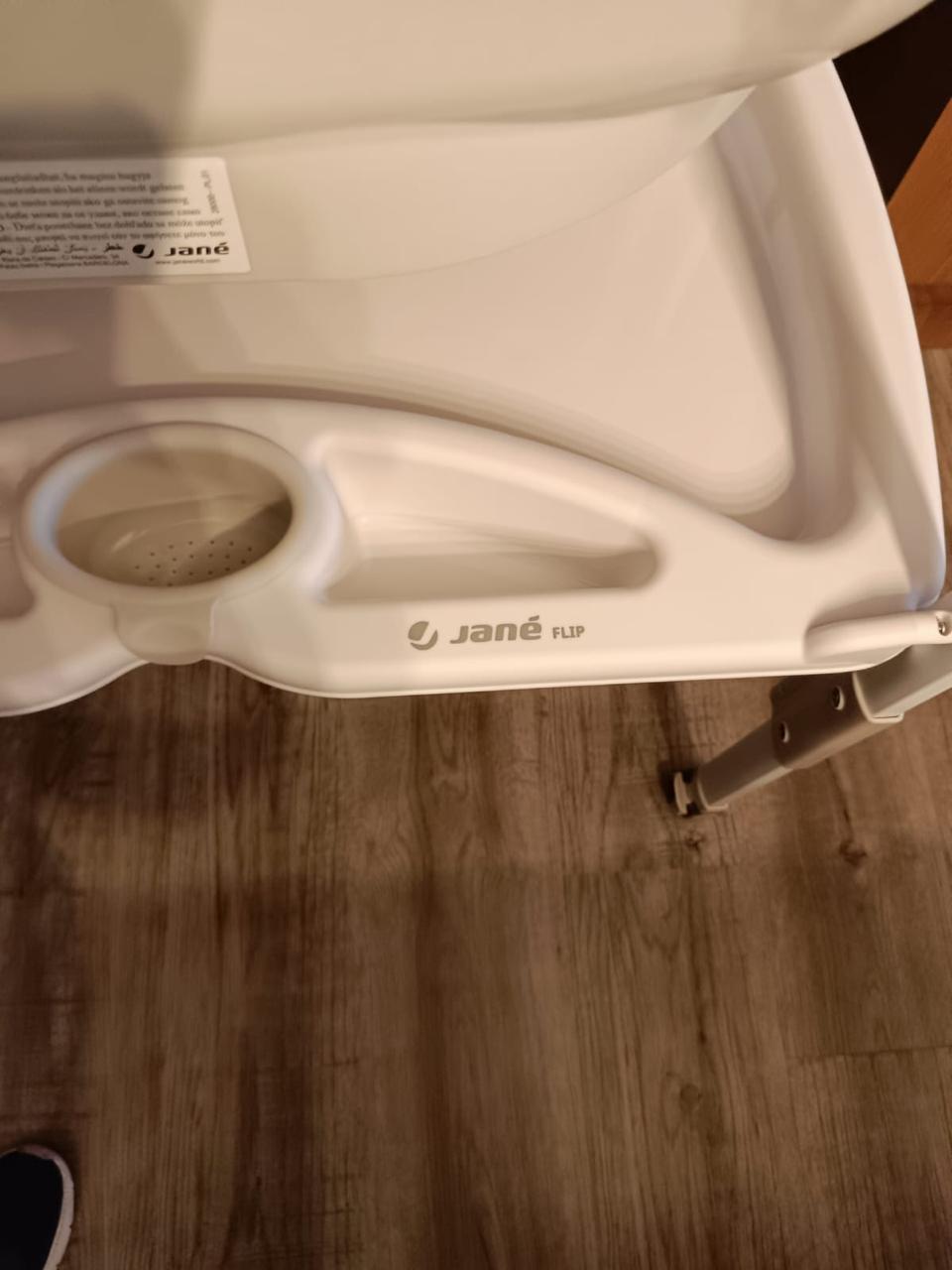 Bathtub and Changer