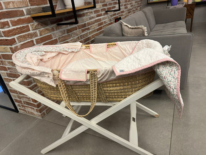 Bassinet with stand