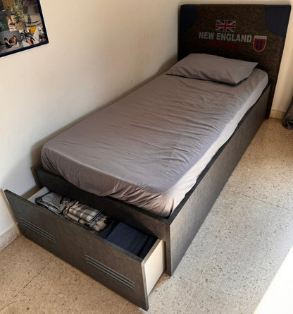 Twins Bedroom - 2 Single Beds