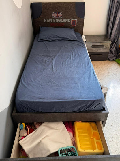Twins Bedroom - 2 Single Beds