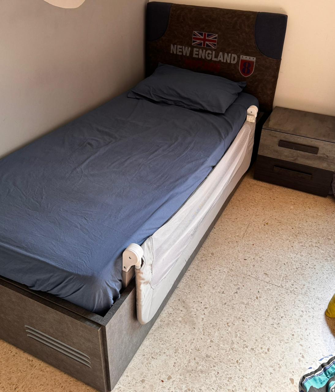 Twins Bedroom - 2 Single Beds
