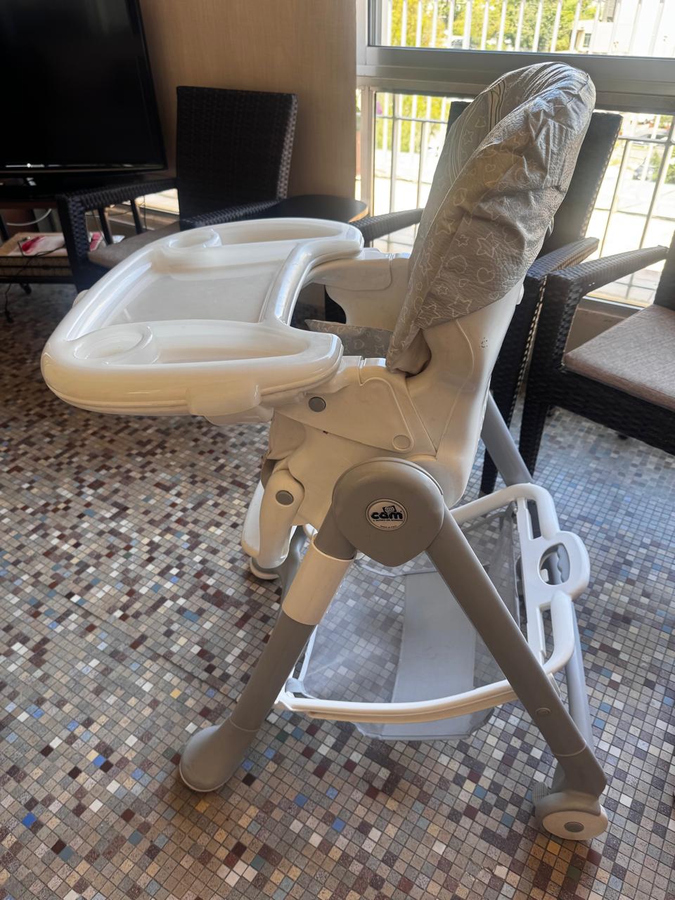 High Chair - Cam