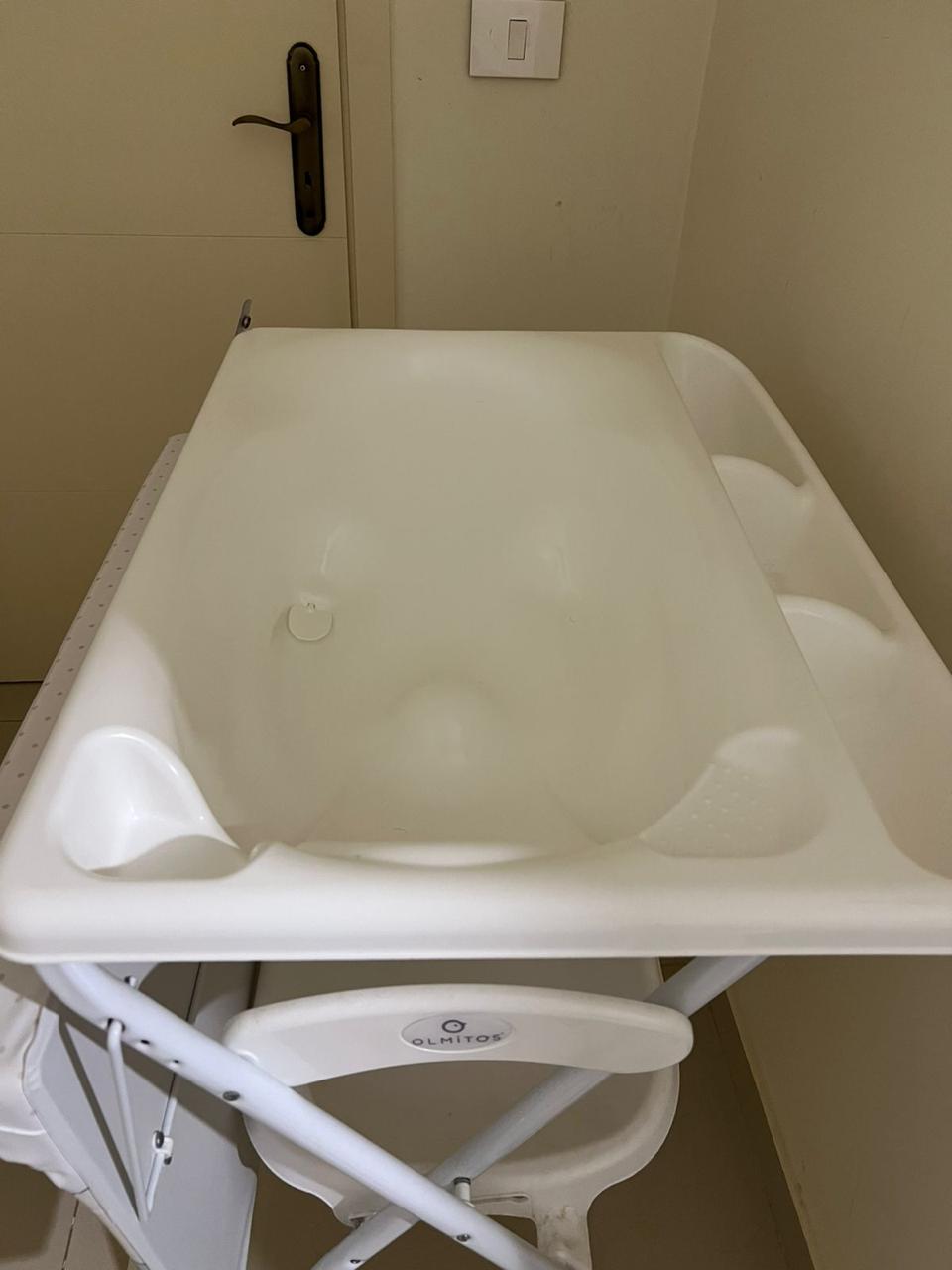 Bathtub & Changer
