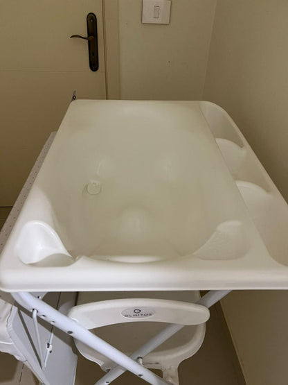 Bathtub & Changer