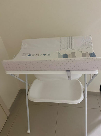 Bathtub & Changer