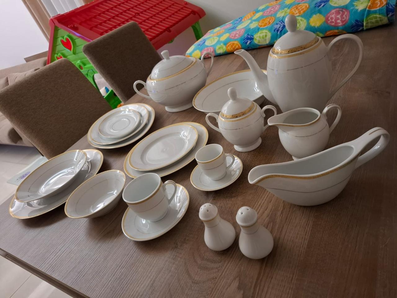 Plates Set