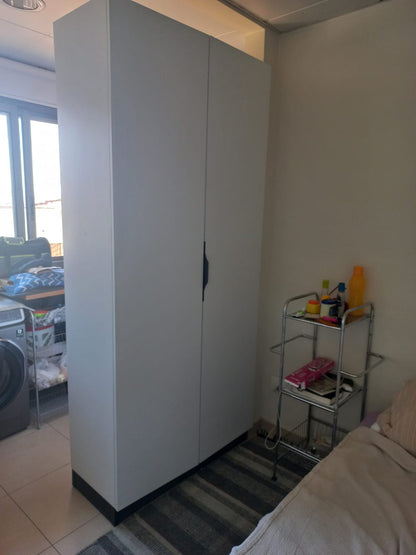 Single Bed and Closet