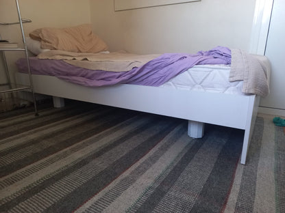 Single Bed and Closet
