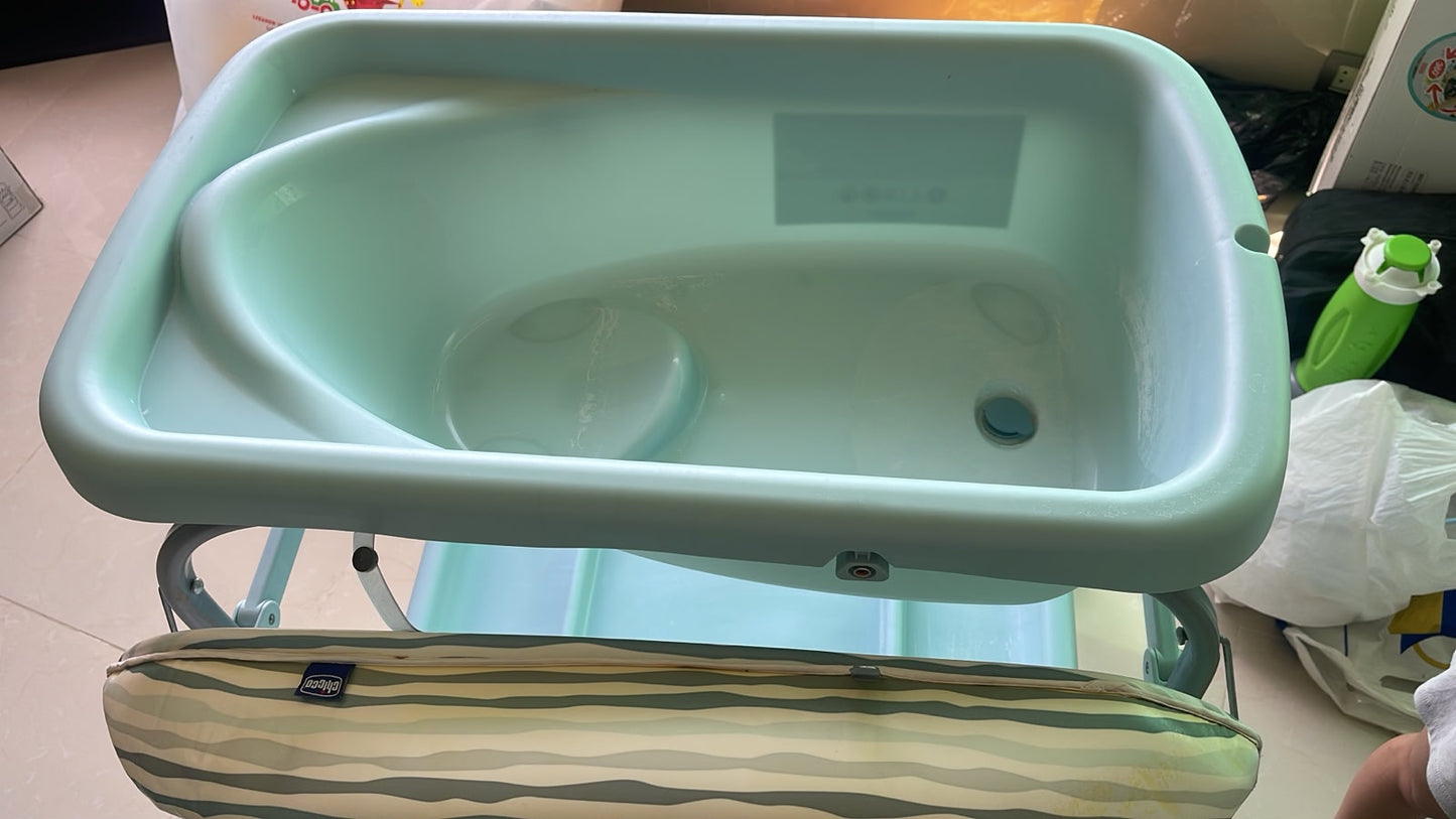 Bathtub & Changer
