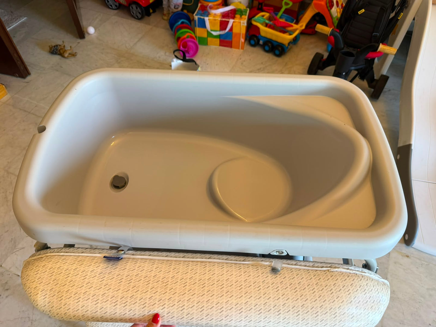 Bathtub & Changer