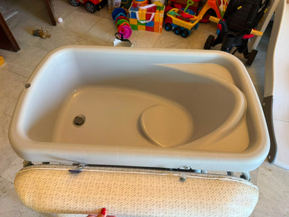 Bathtub & Changer