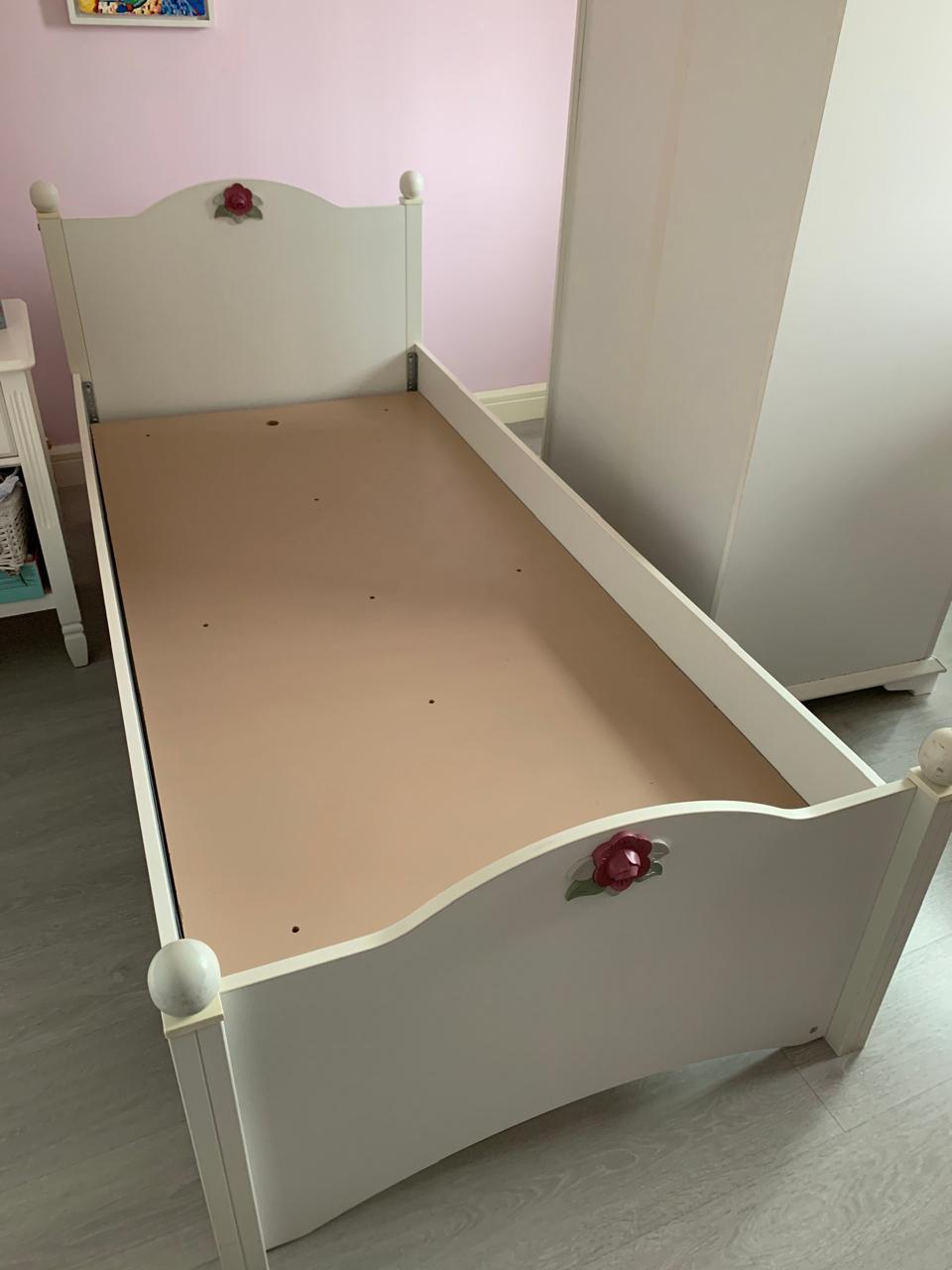 Full Room - Set of 2 Beds