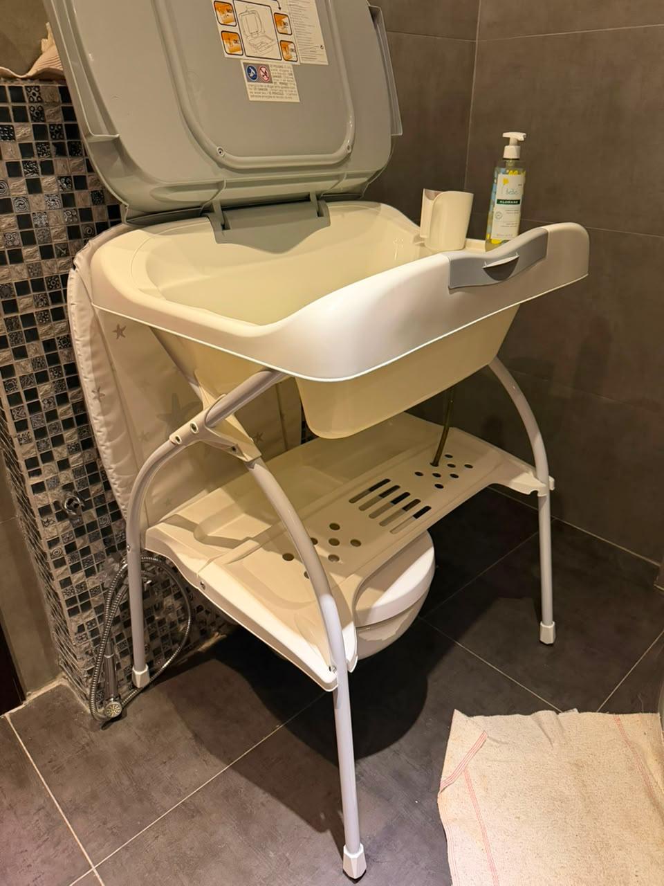 Bathtub and Changer