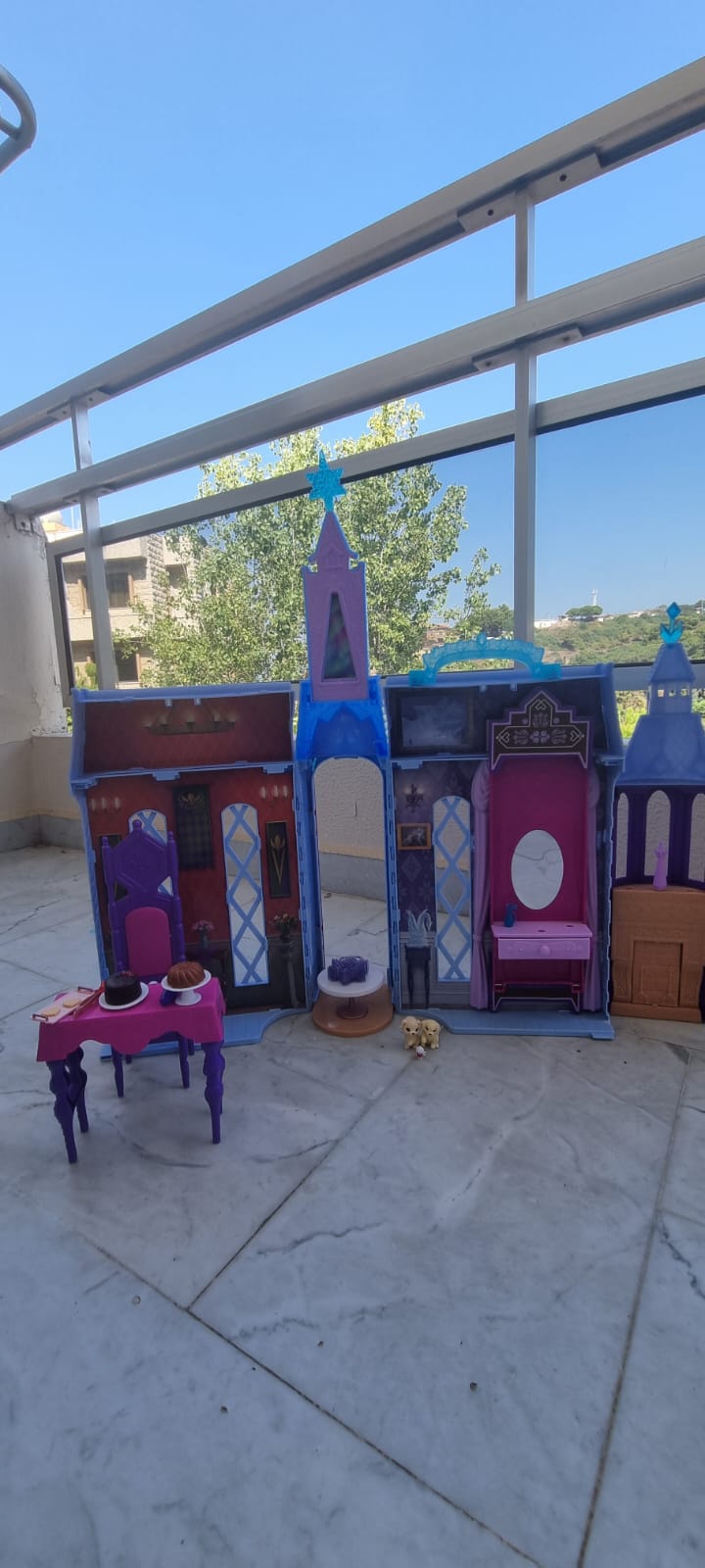 Mattel Brand. Disney Frozen Arendelle Elsa Castle
