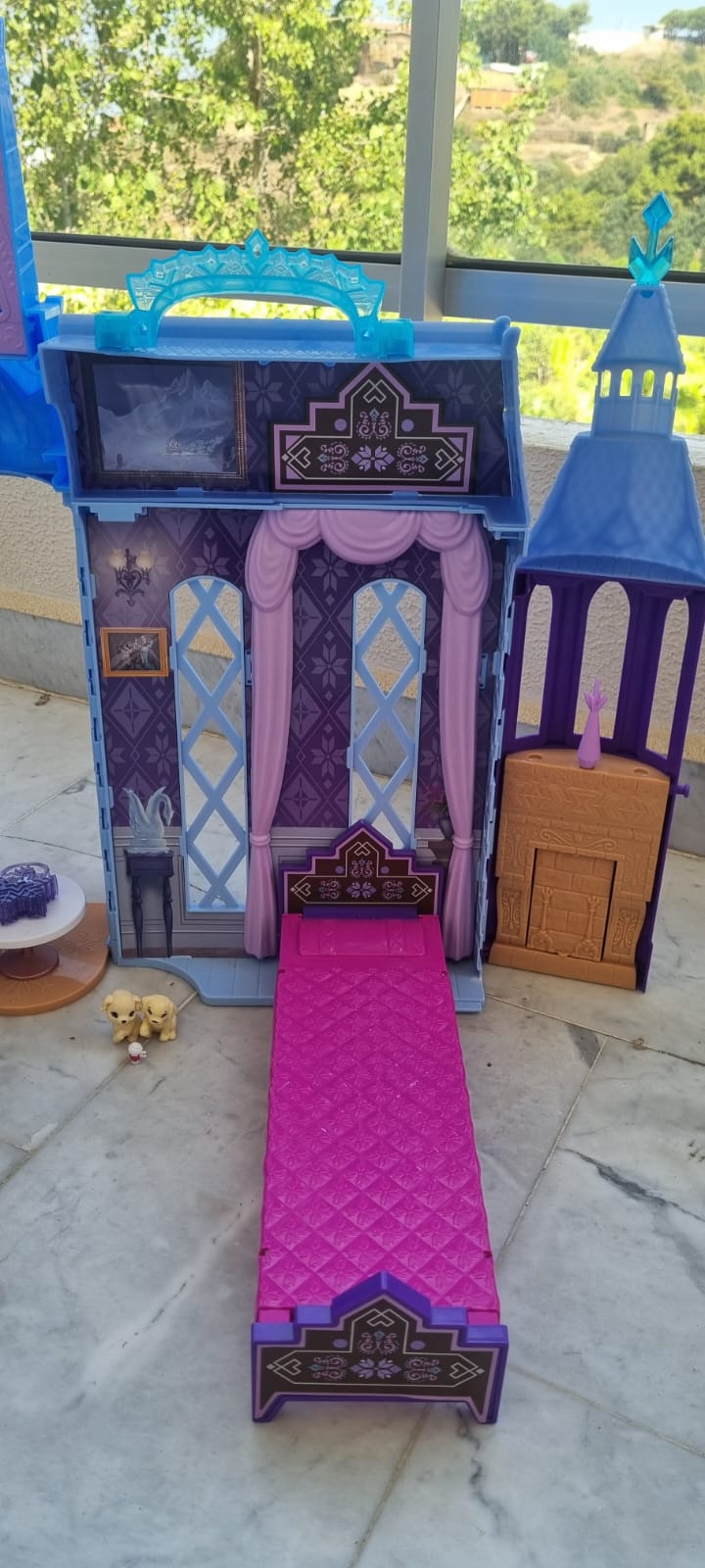 Mattel Brand. Disney Frozen Arendelle Elsa Castle