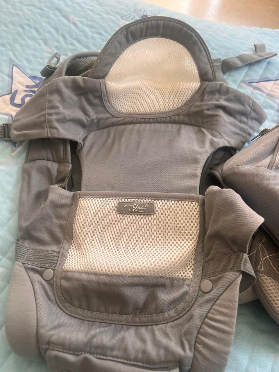 Carrier with Hip Seat