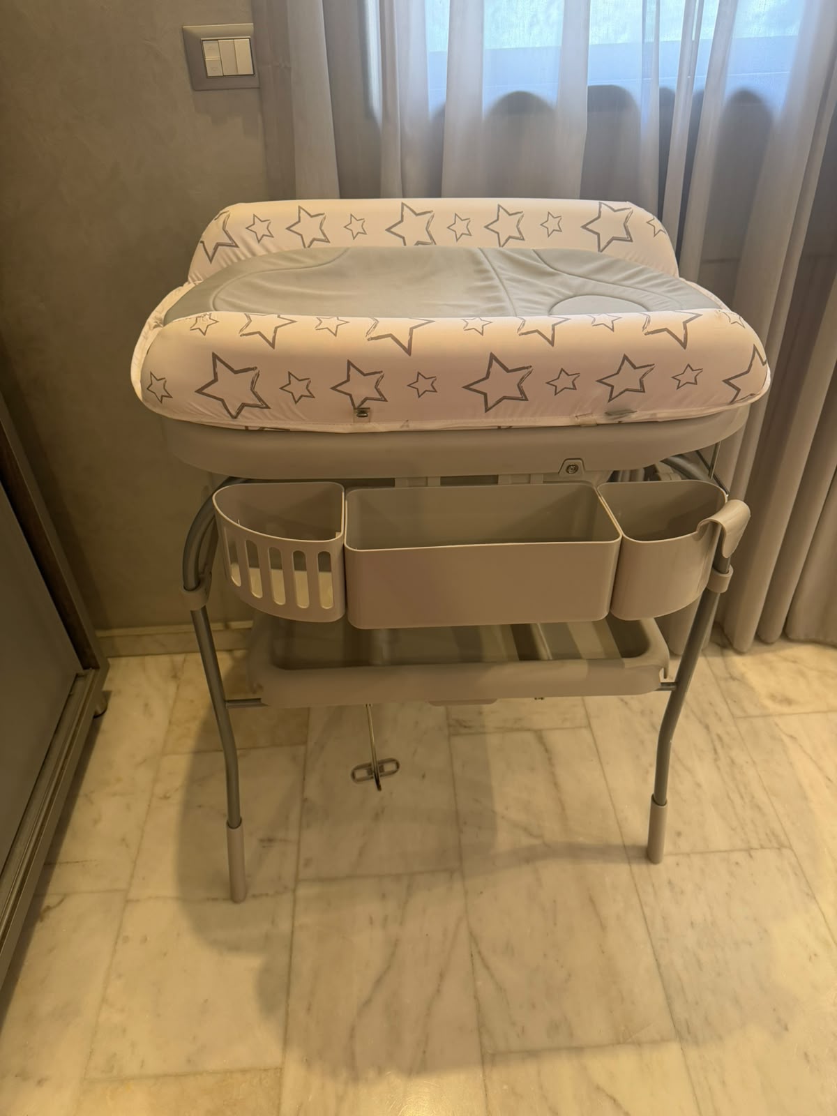 Bathtub & Changer