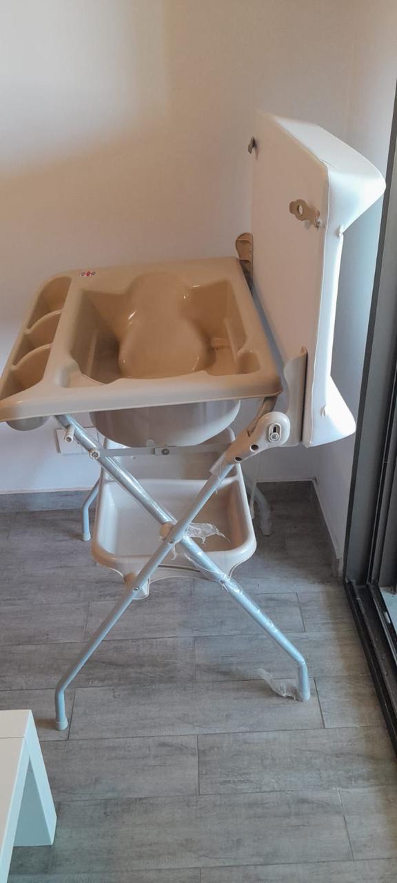 Bathtub & Changer